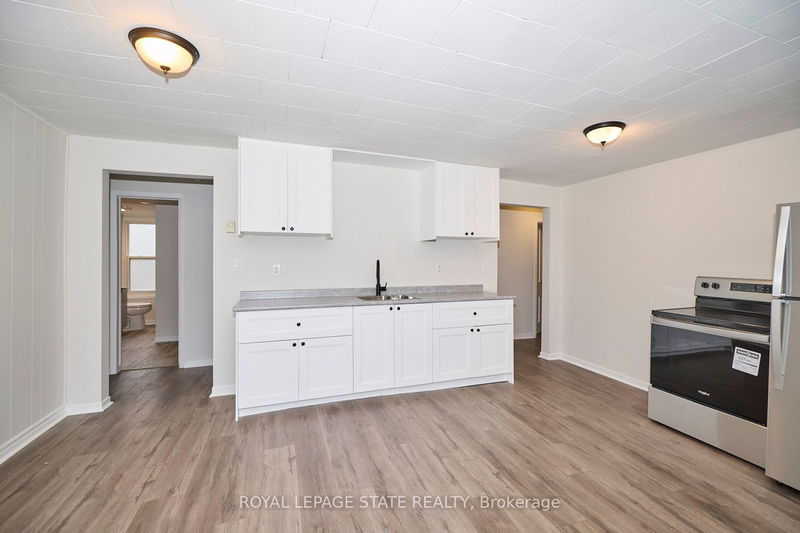 home for lease on 3-33 Lock Street