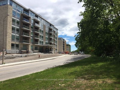 Condo leased at 204-455 Charlton Avenue, Hamilton, Stinson, L8N 1Z4 - MLS: X8271678