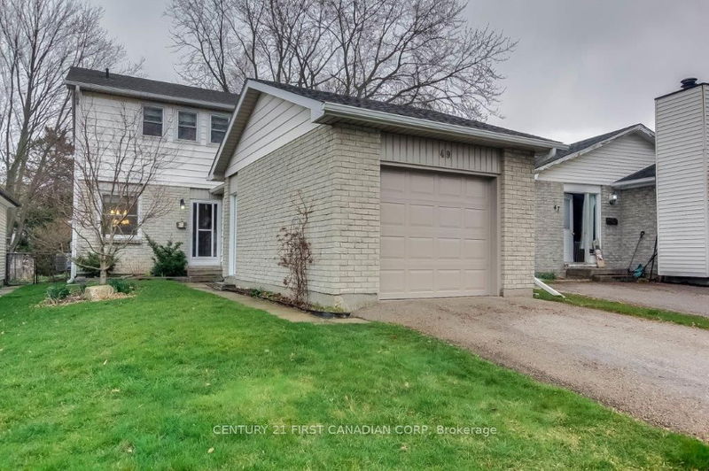 home for sale on 49 Aldersbrook Crescent