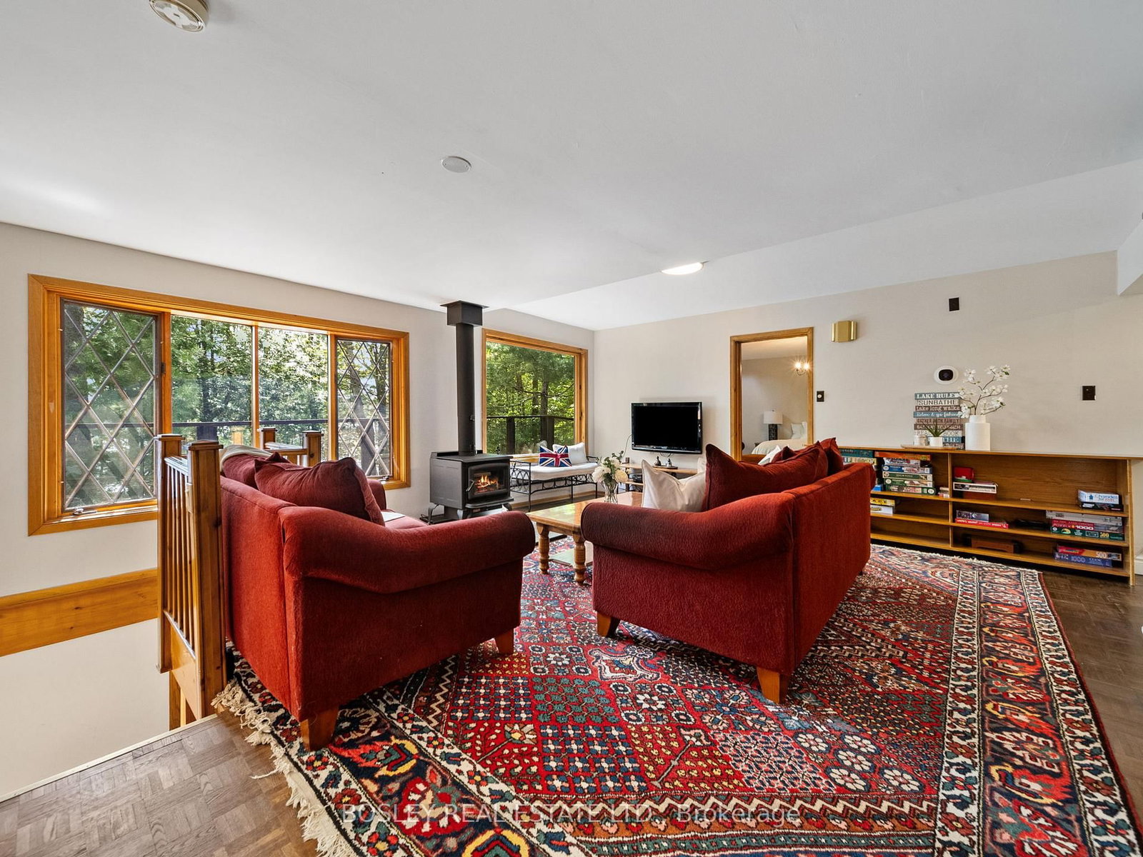 Listing Image 8