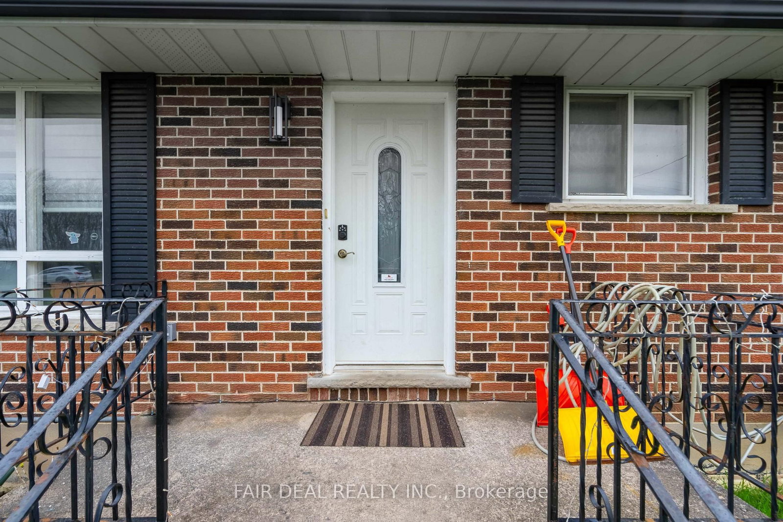 Listing Image 4