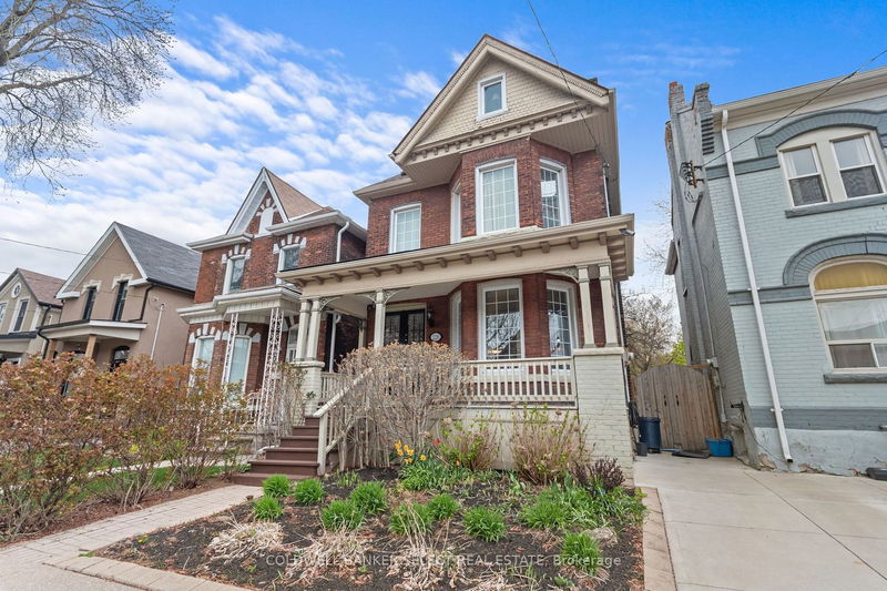 home for sale on 226 West Avenue N
