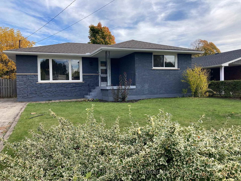 89 Greeningdon Dr, Hamilton, L9A 3A8 | Image 3