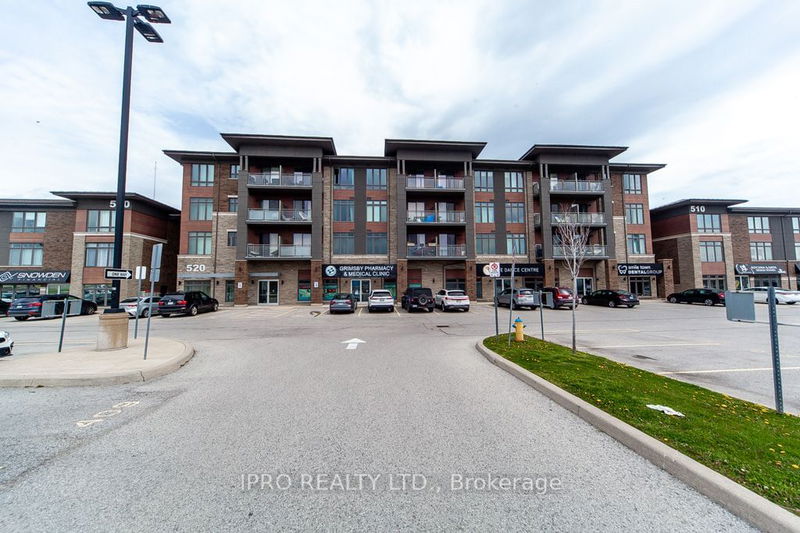 home for lease on 405-520 North Service Road