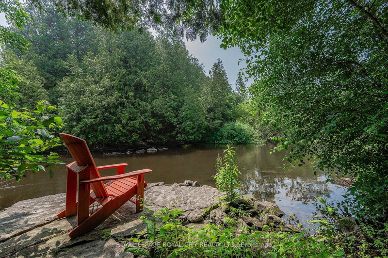 15 River Bluff Path, Guelph/Eramosa, N0B 2K0 | Image 3