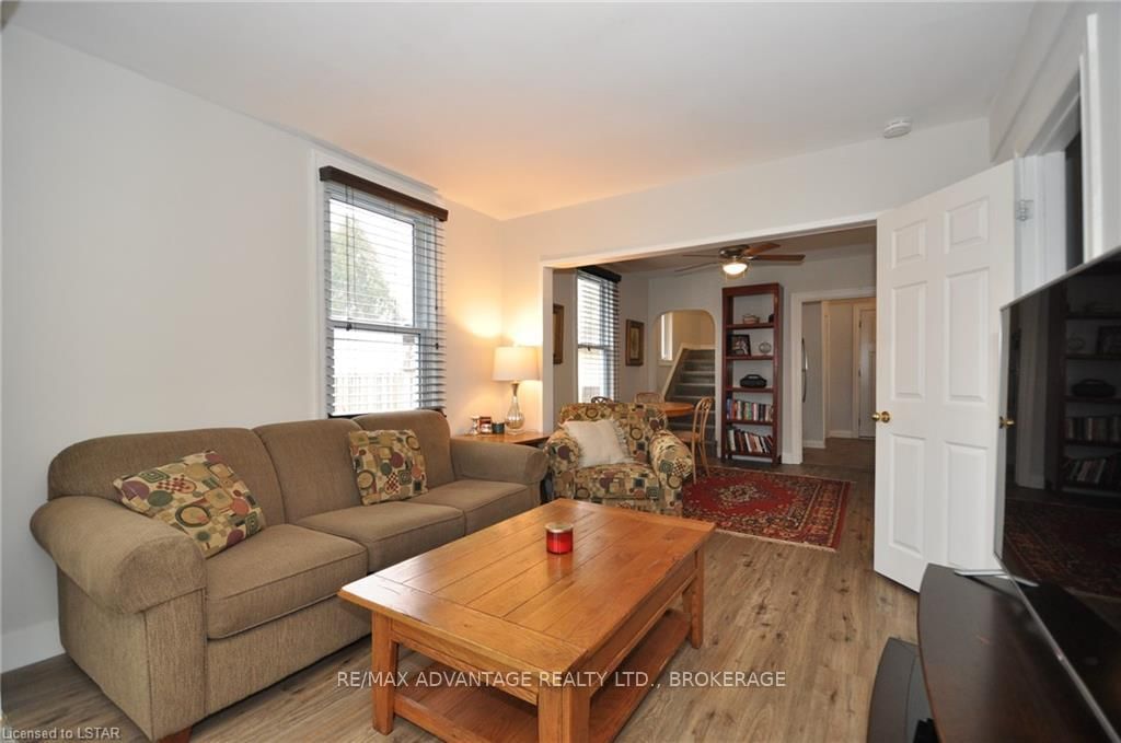 Listing Image 7