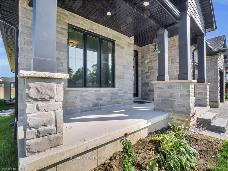 104 Foxborough Pl, Thames Centre, N0M 2P0 | Image 3