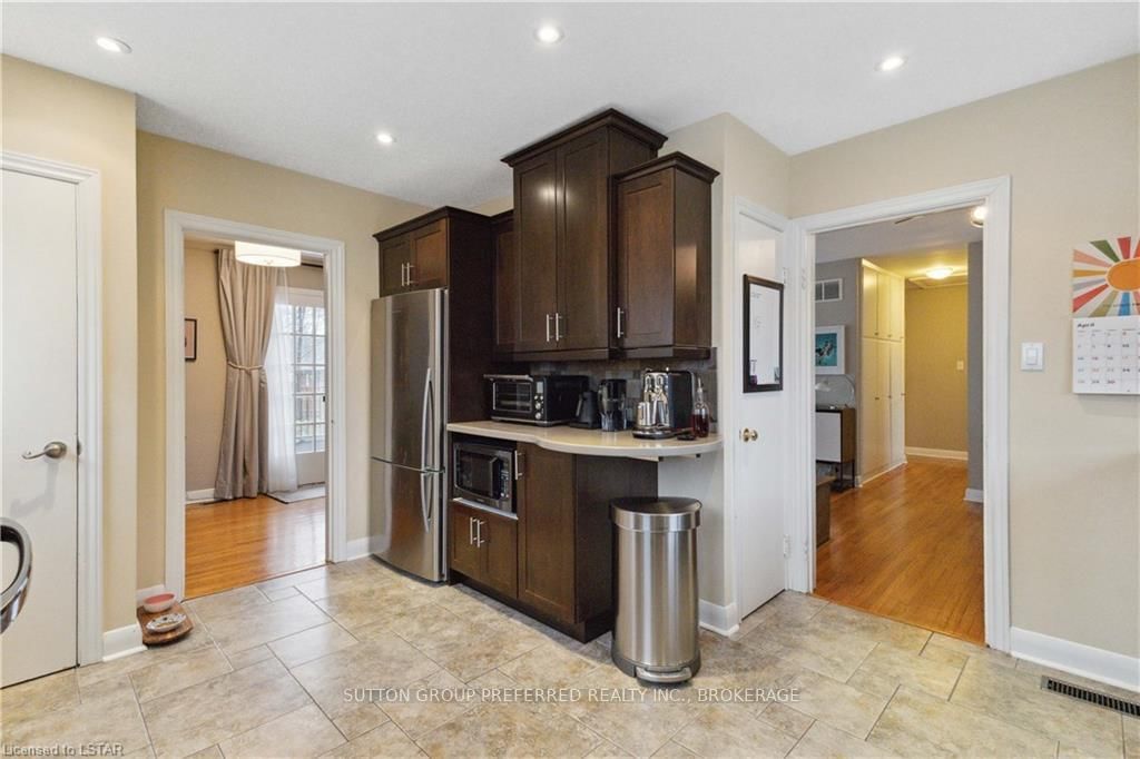 Listing Image 18