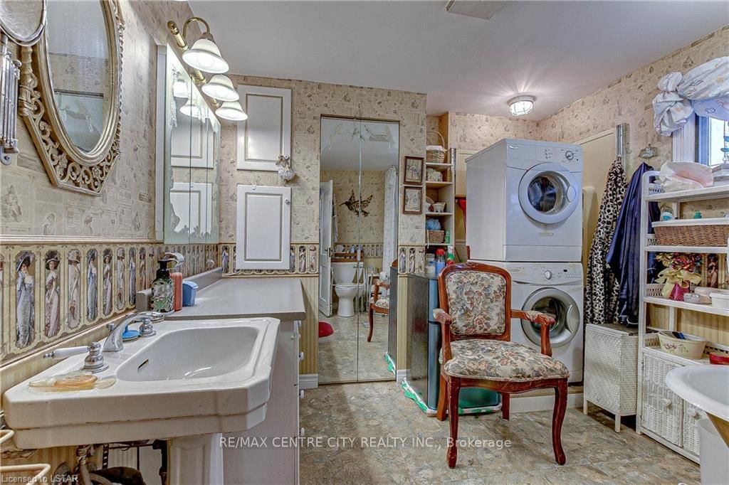 Listing Image 14