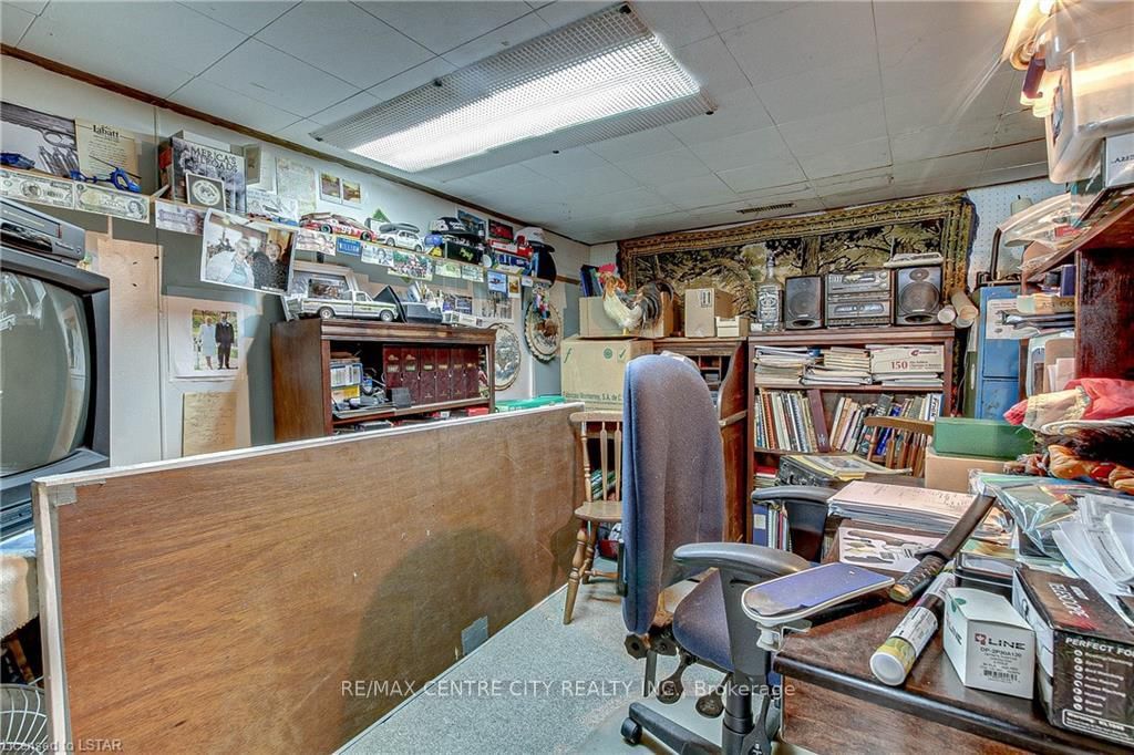 Listing Image 17