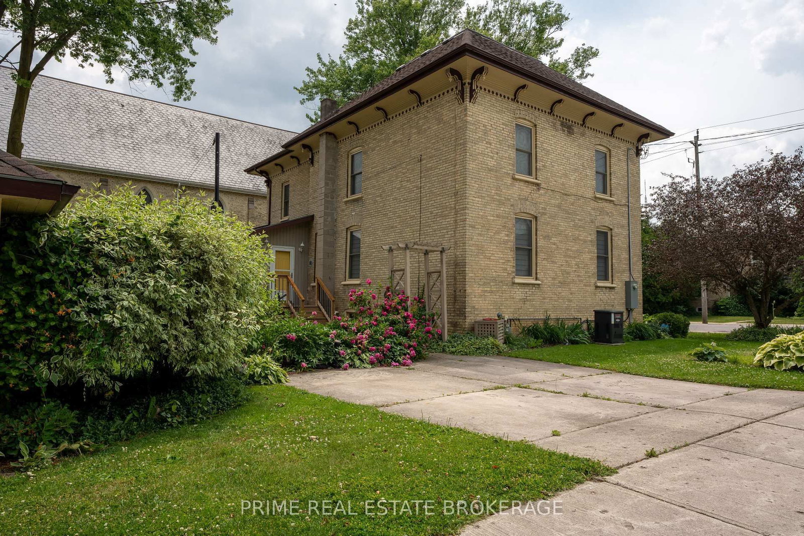 Listing Image 4