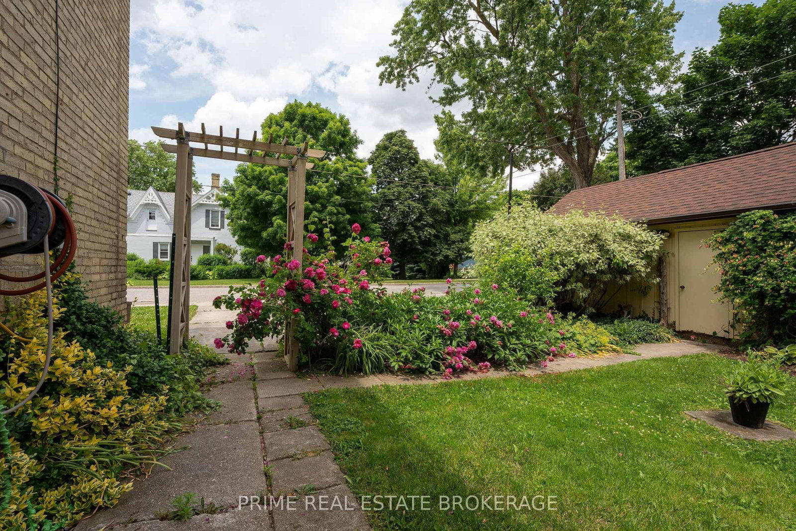 Listing Image 6