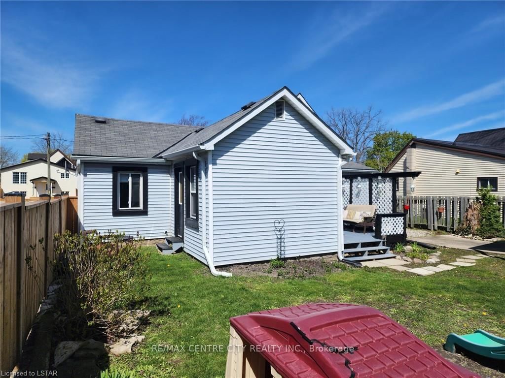 Listing Image 7