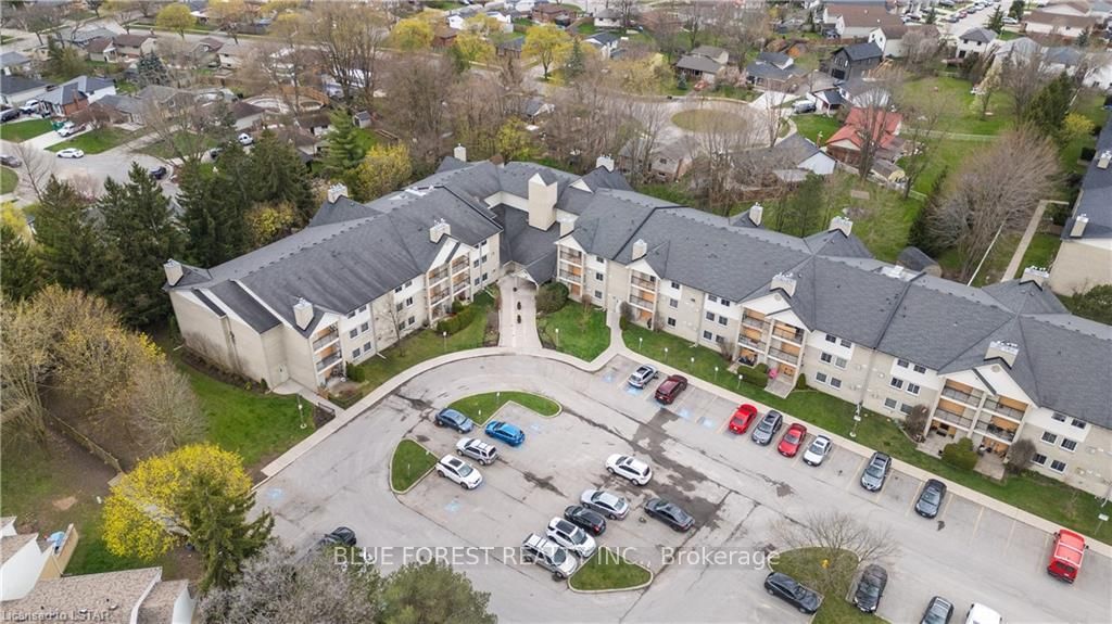 Condo sold at 120-725 DEVERON Crescent, London, South T, N4Z 4X3 - MLS: X8283792