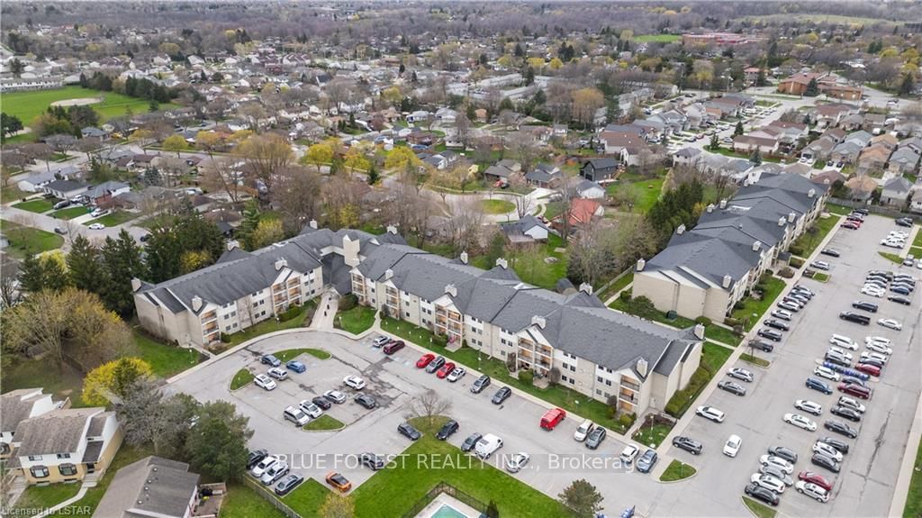 Condo sold at 120-725 DEVERON Crescent, London, South T, N4Z 4X3 - MLS: X8283792