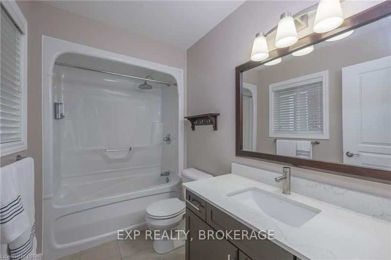 3299 EMILYCARR Lane  London, N6L 0B3 | Image 16