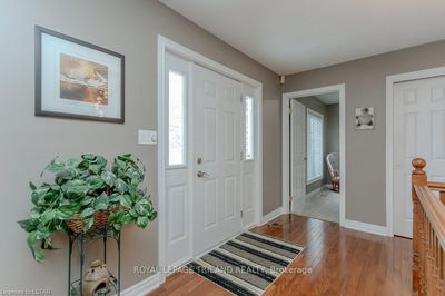 852 Richmond St, Thames Centre - Dorchester image-0-2