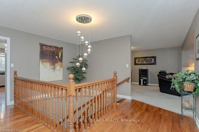 852 Richmond St, Thames Centre - Dorchester image-0-3