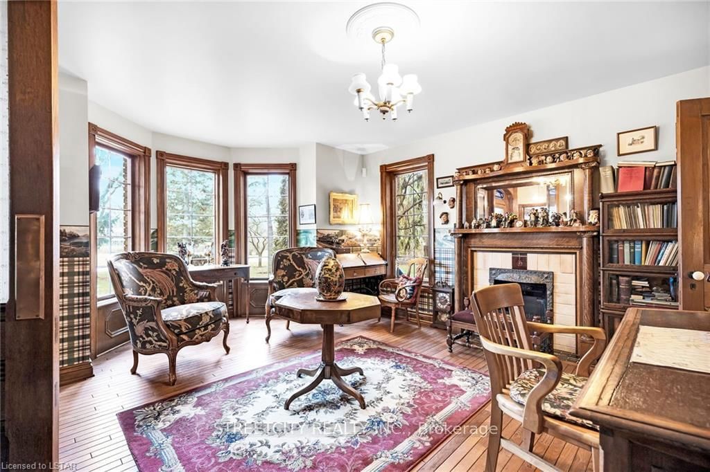 Listing Image 7