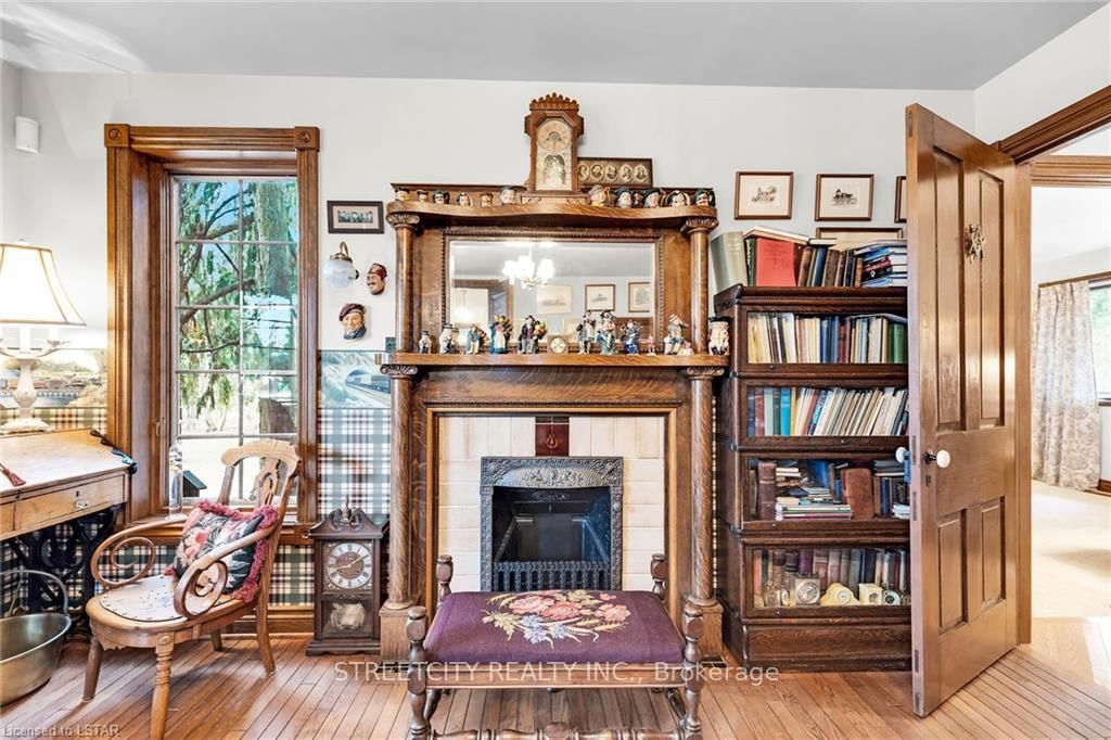Listing Image 9