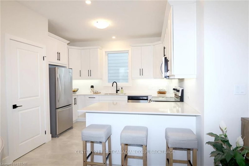 67 JULIE Cres, London South, N5Z 3X4 | Image 2