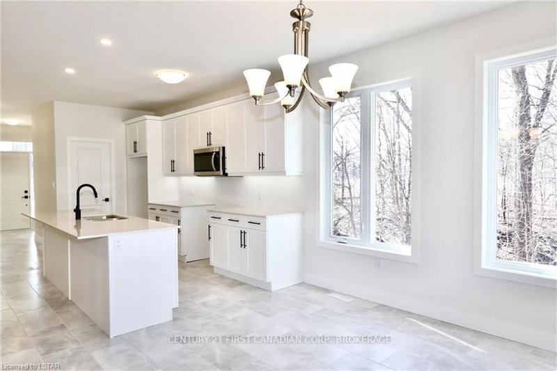 108 CHRISTOPHER Crt, London South, N5Z 3X4 | Image 3