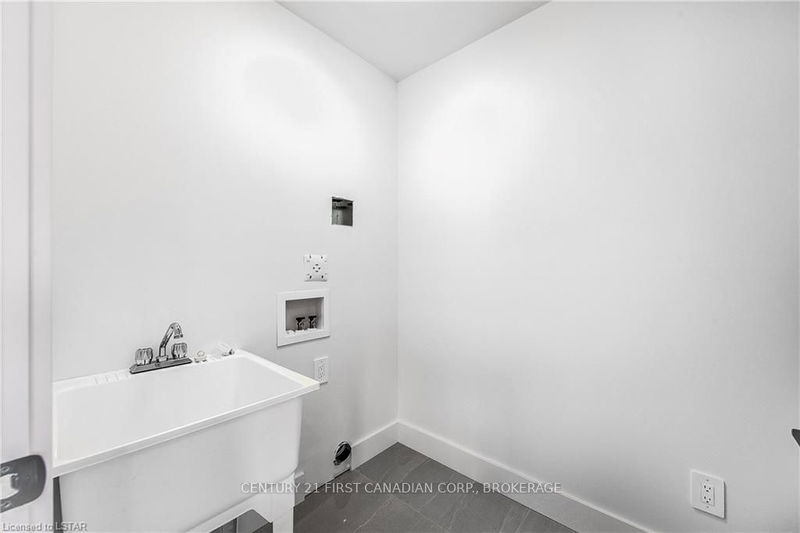 249 Hesselman Cres  London, N6M 0K2 | Image 34