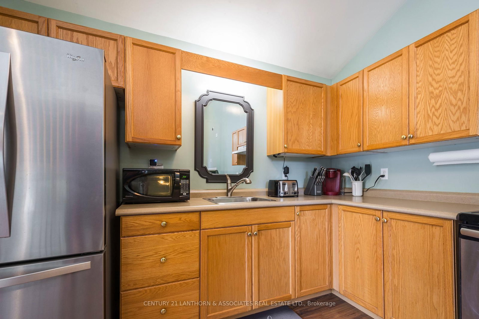 Listing Image 7