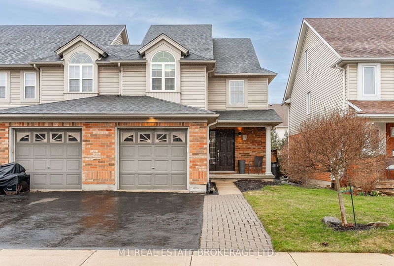home for sale on 14 Darling Crescent
