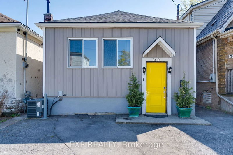 home for sale on 202 Roxborough Avenue