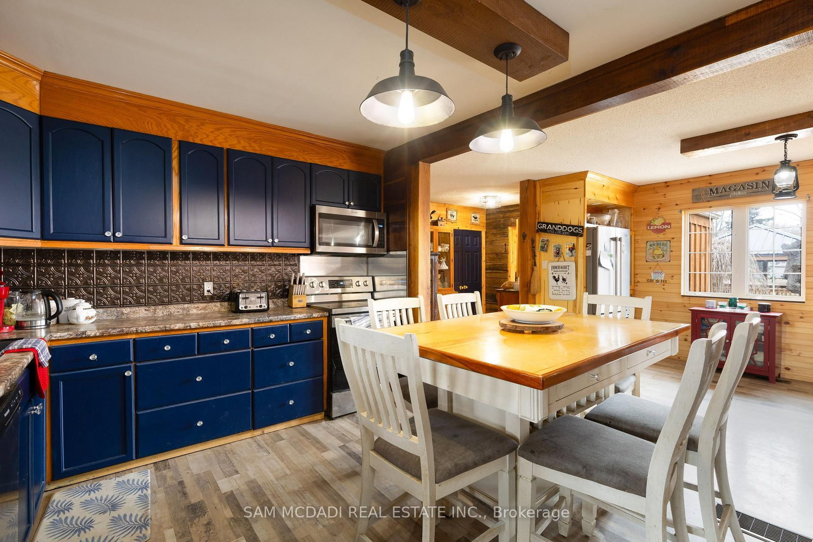 Listing Image 6
