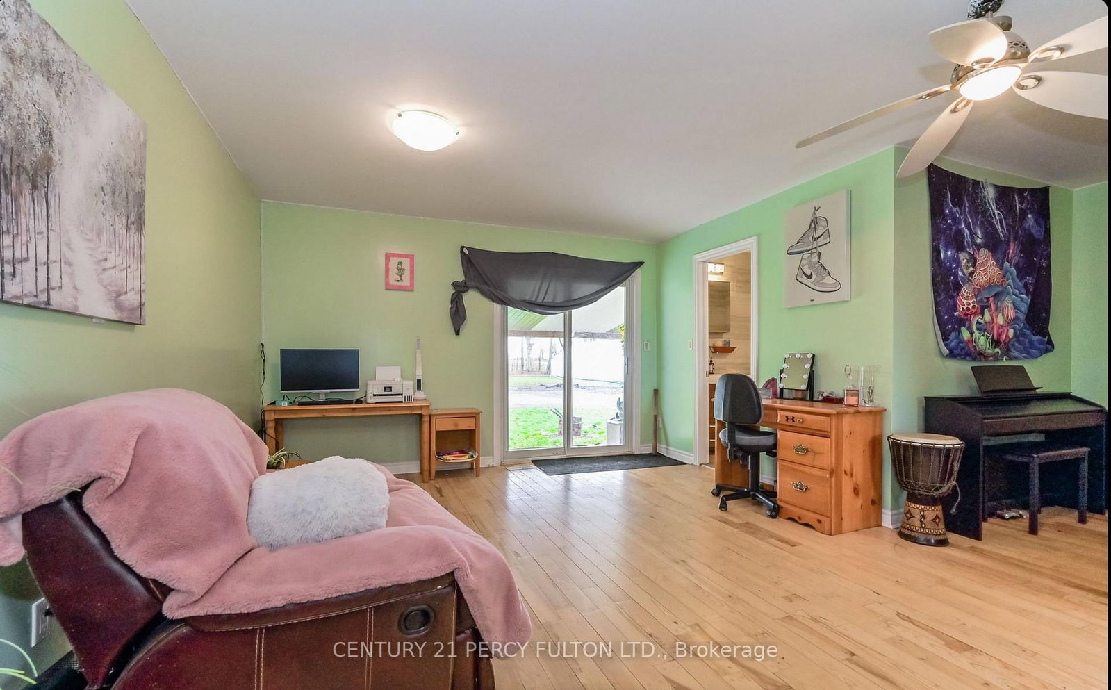 Listing Image 7