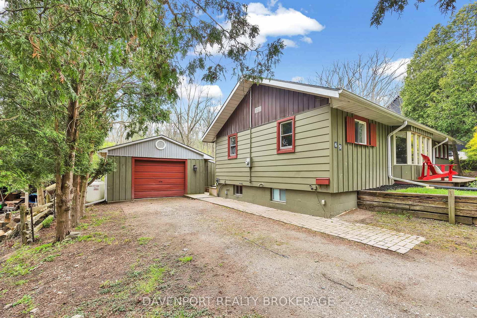 Listing photo 2