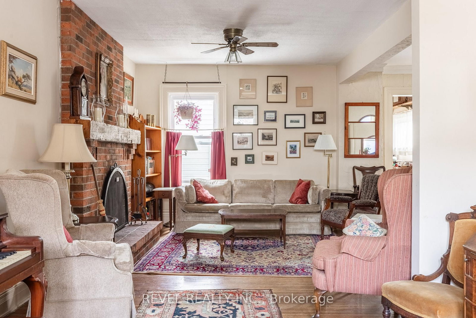 Listing Image 10