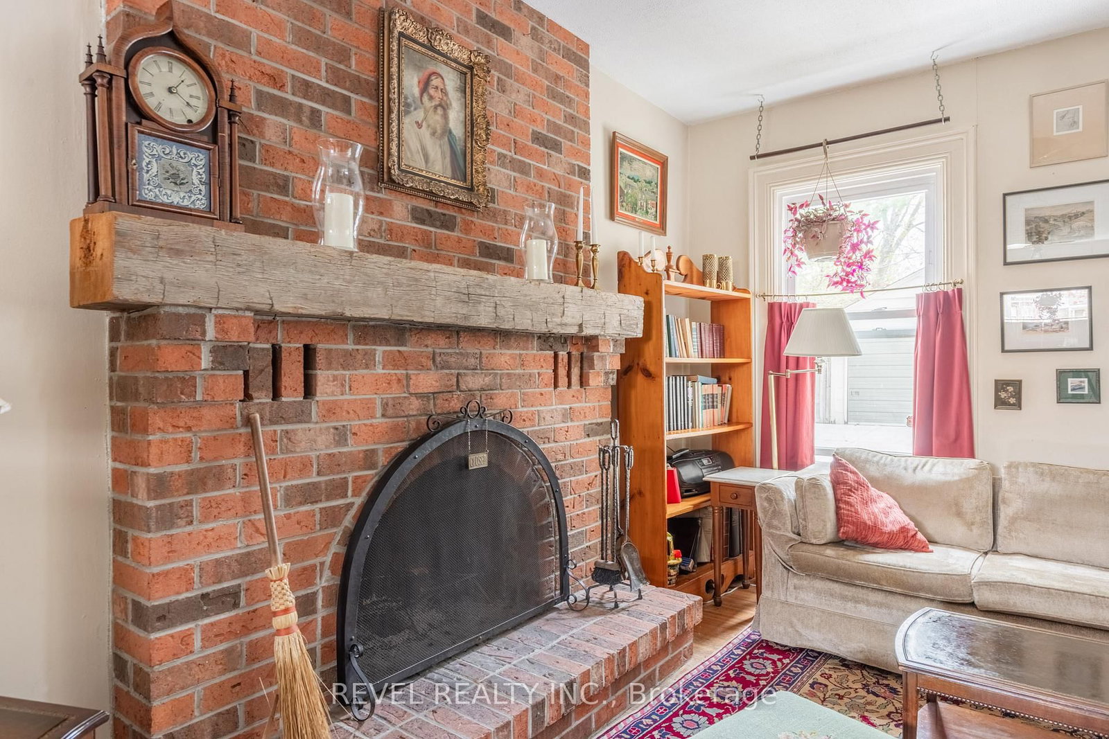 Listing Image 12