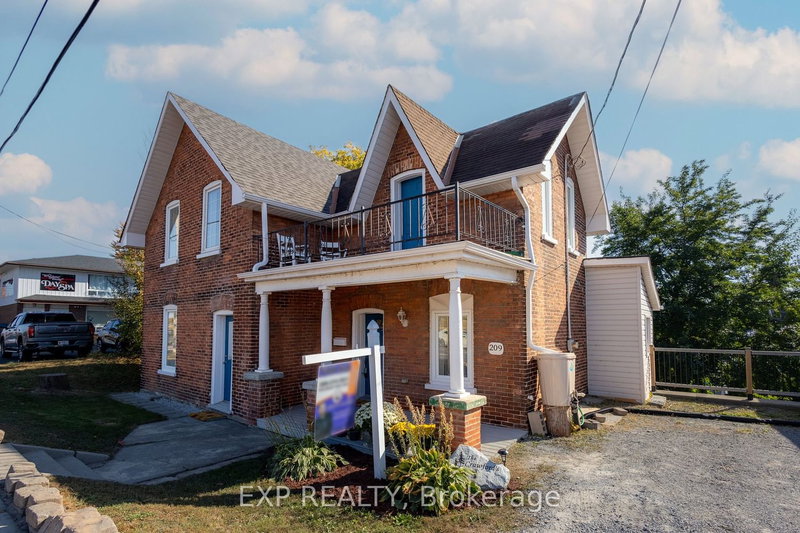 209 Dundas St E, Quinte West, K8V 1M1 | Image 2