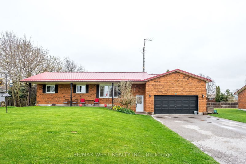 32 Bruce St  Kawartha Lakes, K0M 2M0 | Image 1