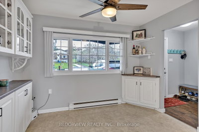1673 Applewood Crescent — photo 4