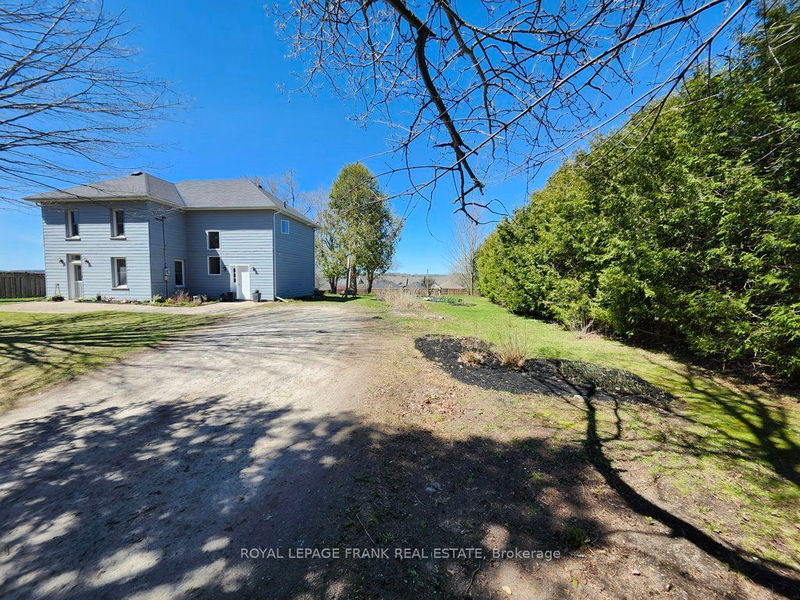 1248 Parkhill Rd W Peterborough, K9K 0E1 | Image 2