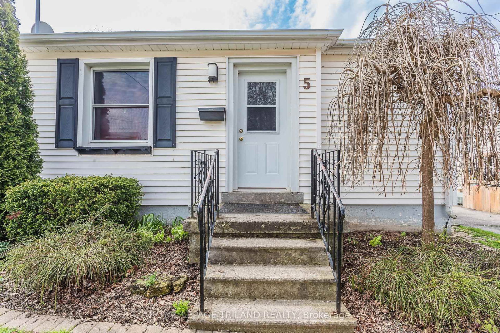 Listing Image 3