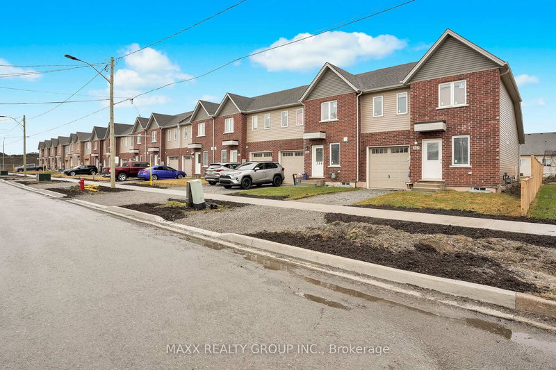 352 Alberta St, Welland, L3B 0K5 | Image 2