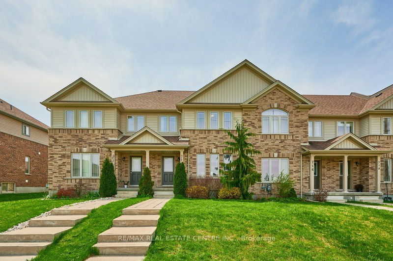 home for sale on 714 Victoria Road N