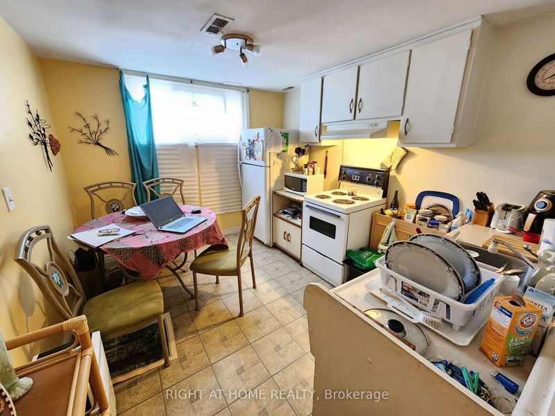 582 MacDonnell St  Kingston, K7K 4X1 | Image 13