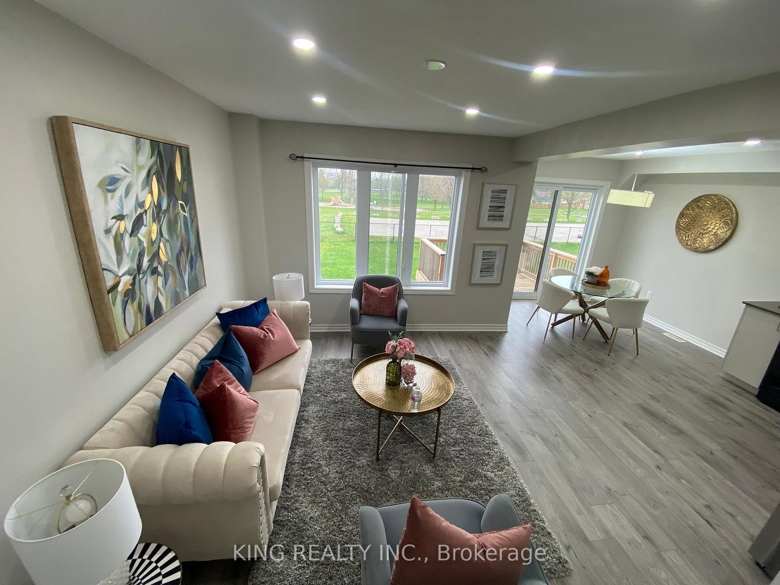 Listing Image 6