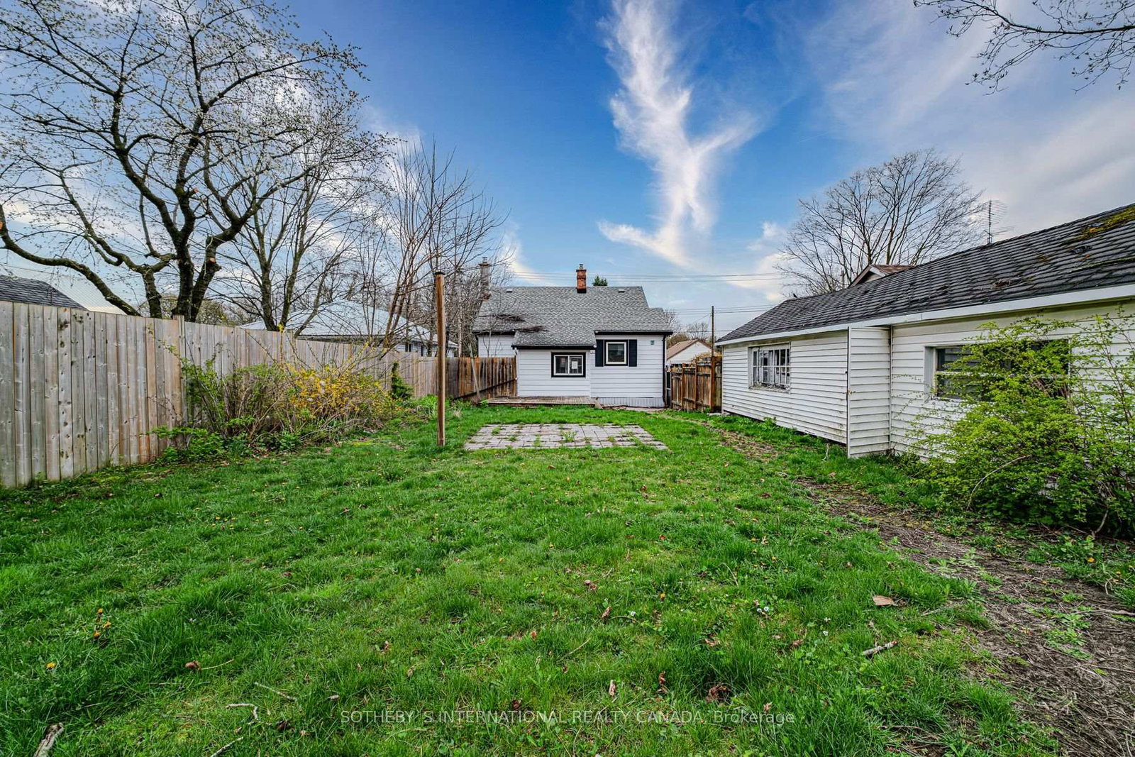 Listing Image 7