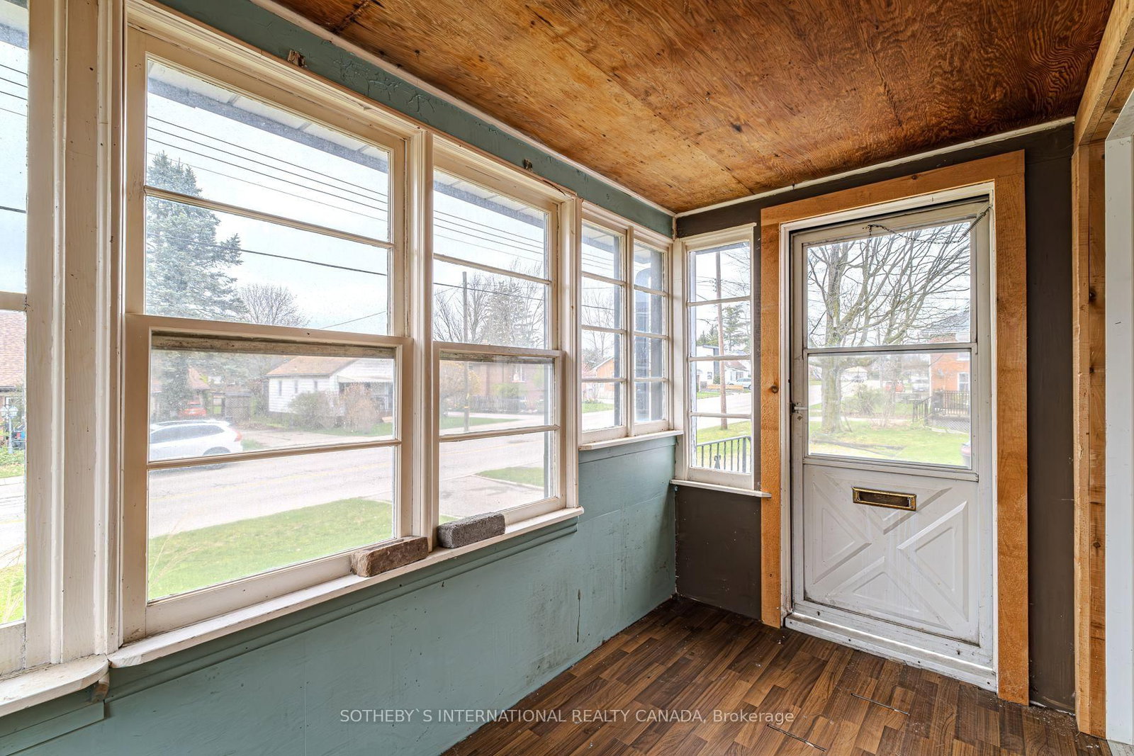 Listing Image 8