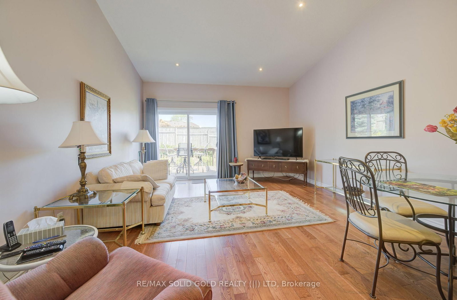 Listing Image 7