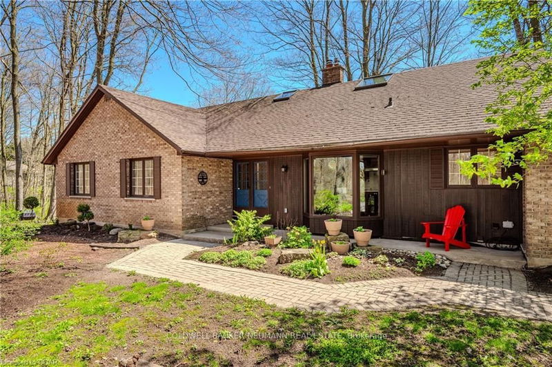home for sale on 6723 Concession 2