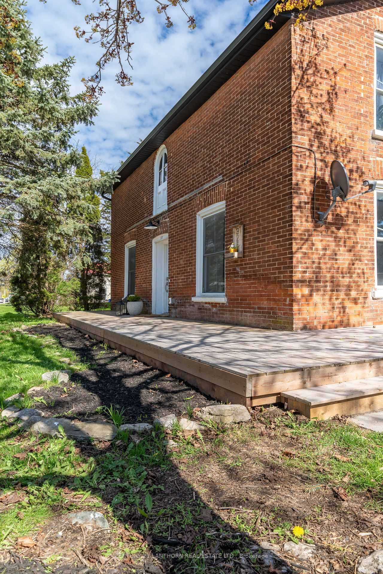 Listing Image 4
