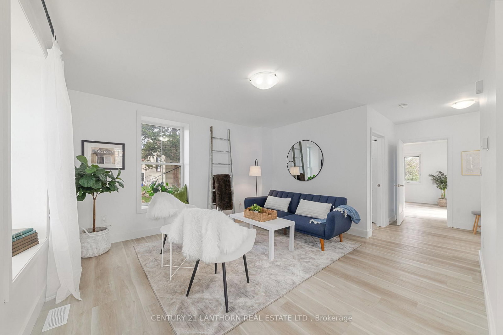 Listing Image 9